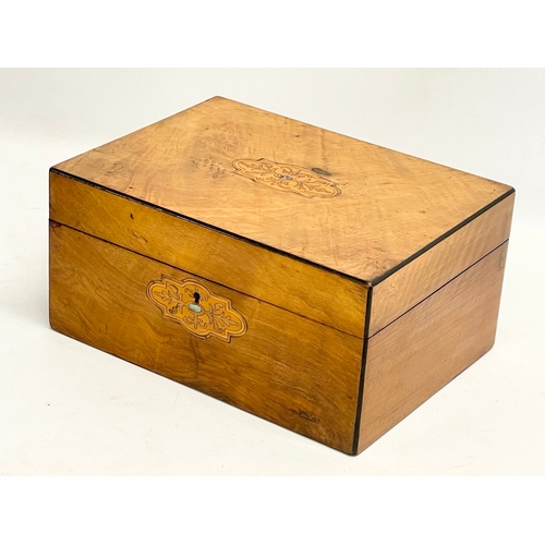 150Q - A Victorian inlaid walnut jewellery box with Mother of Pearl. 30x22x14.5cm