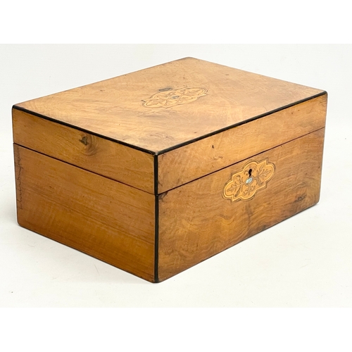 150Q - A Victorian inlaid walnut jewellery box with Mother of Pearl. 30x22x14.5cm