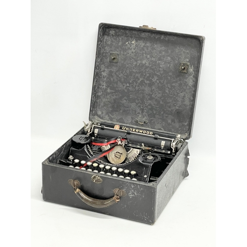 261F - A vintage Underwood Portable typewriter in case.