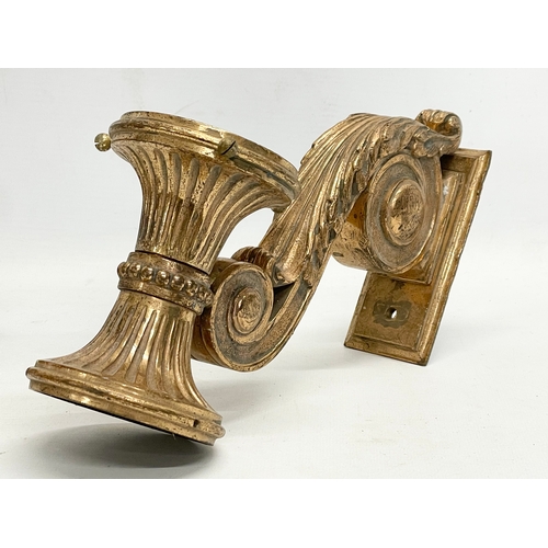 127E - A pair of good quality early 20th century heavy bronze golden leaf wall lights. 21x20cm