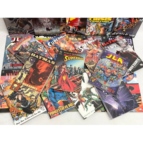 450D - A collection of DC graphic novels.