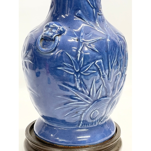 2 - A large Chinese Emperor Jiaqing (1760–1820) blue glazed pot. 19x36.5cm