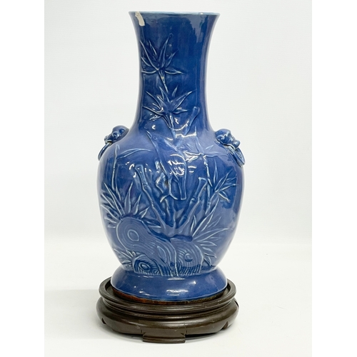 2 - A large Chinese Emperor Jiaqing (1760–1820) blue glazed pot. 19x36.5cm