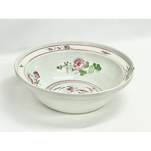 3 - An 18th century Chinese Qianlong Famille Rose washbowl. 1736-1799. 41x13cm