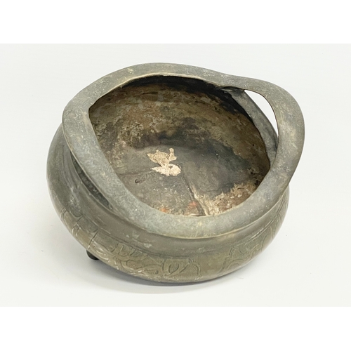 6 - A large 19th century Chinese bronze censer. 19x18x11cm