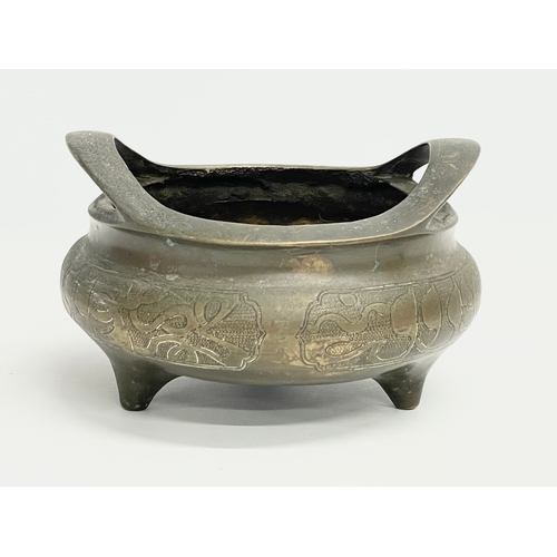 6 - A large 19th century Chinese bronze censer. 19x18x11cm