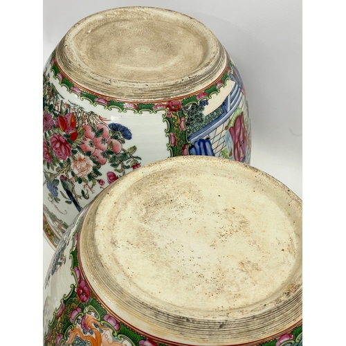 11 - A pair of large late 19th century Chinese Guangxu Famille Rose pots with with covers. 1875-1908. 28x... 