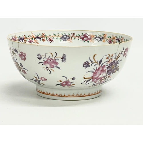 47 - A late 18th/early 19th century Famille Rose bowl. 20x9cm