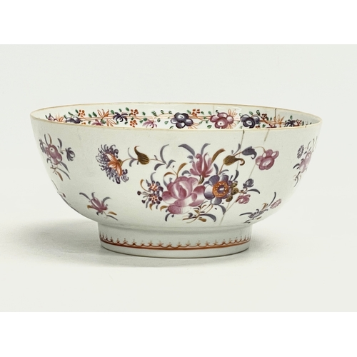 47 - A late 18th/early 19th century Famille Rose bowl. 20x9cm