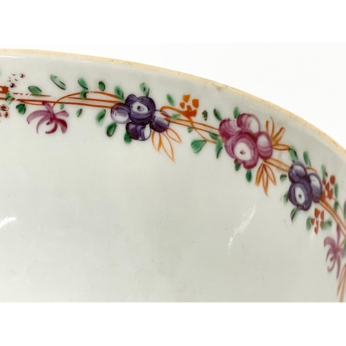 47 - A late 18th/early 19th century Famille Rose bowl. 20x9cm