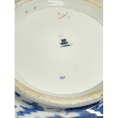 289 - A 19th century English porcelain Blue Willow bowl by Copeland. Circa 1851-1895. 16x7cm