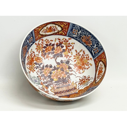 288 - A large early to mid 20th century Chinese Imari bowl with Emperor Xianfeng 6 character mark. Decorat... 