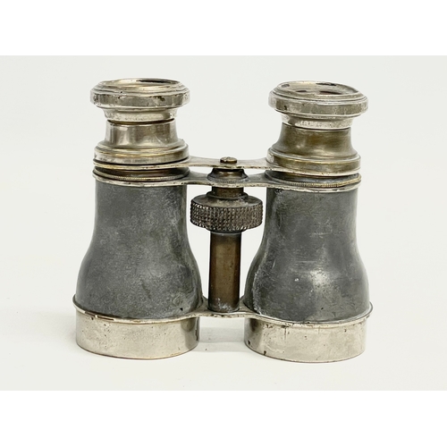 265 - A pair of early 20th century French field binoculars. WW1.