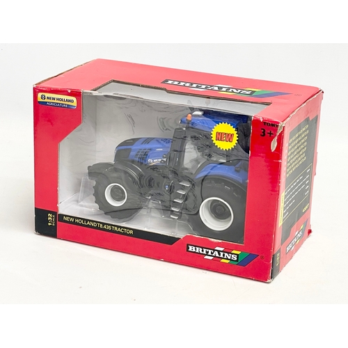 352 - An unused Britains “New Holland” T8.435 Tractor in box. 1:32 scale. 25x13x15.5cm