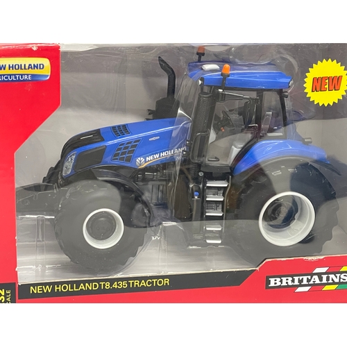 352 - An unused Britains “New Holland” T8.435 Tractor in box. 1:32 scale. 25x13x15.5cm