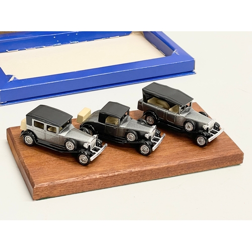 521 - A Lledo Vintage Rolls-Royce Car Collection. 26x14.5cm