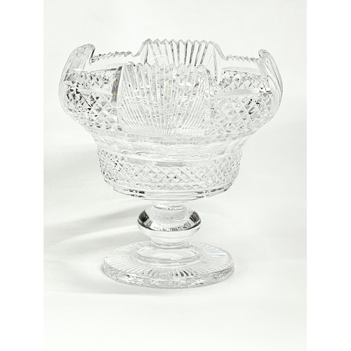 21 - A large vintage Waterford Crystal Prestige Heritage centrepiece footed bowl. 22x22x22cm