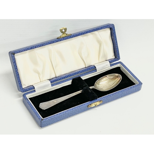 408 - A silver tea spoon in case. Sheffield. James Deakin & Son. 25.49 grams.