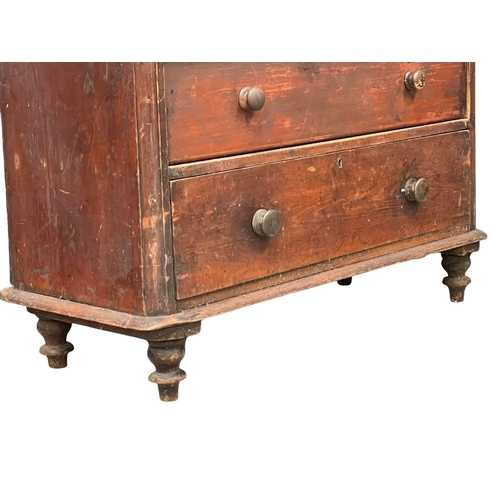 1018 - A Victorian pine chest of drawers. 112x48x119cm (9)