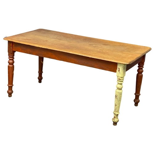 1026 - A large Victorian pine farmhouse kitchen table. 151x79x71cm (9)