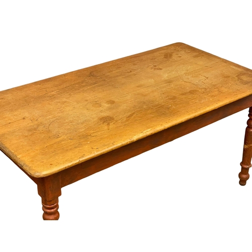 1026 - A large Victorian pine farmhouse kitchen table. 151x79x71cm (9)