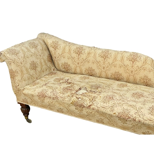 1030 - A good quality William IV country house chaise lounge. Circa 1830. 202cm (9)