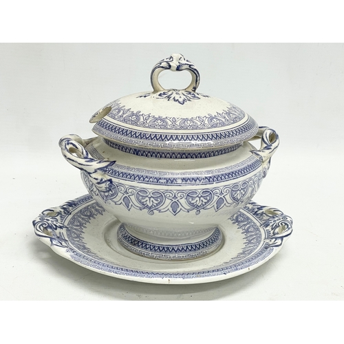 223 - A collection of Georgian and Victorian blue and white dinner ware. Robert Cochran & Co ‘Syria’ patte... 