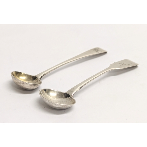 461 - 2 Georgian silver spoons. 23.36g