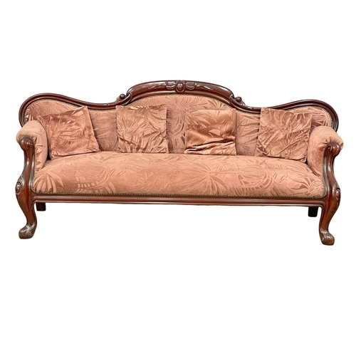 1062 - A large good quality Victorian style mahogany double end couch on cabriole legs. 226cm (4)