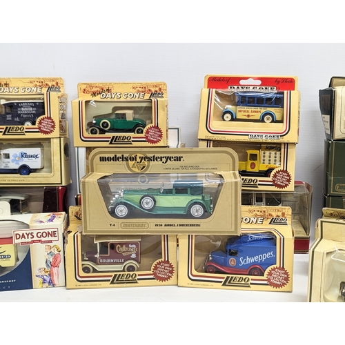 562 - A collection of Matchbox Models Of Yesteryear and Lledo 'Days Gone' models, etc.