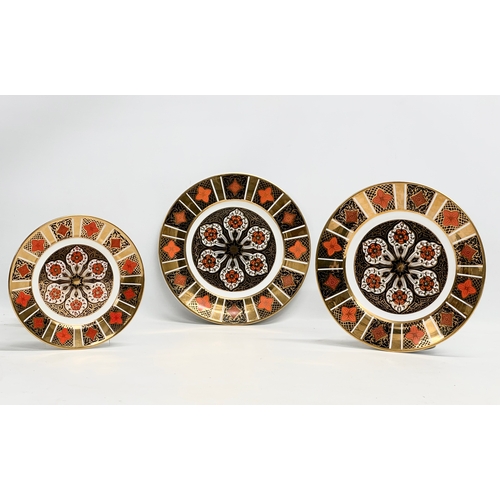 100 - A set of 3 Burtondale Imari Pattern cabinet plates. Designed & Made by Derbyshire Craftsmen. 27cm. 2... 