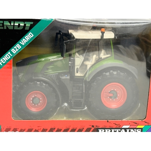 579 - An unused Britains Fendt 8Z8 Vario tractor in box. 1:32 scale. Die-Cast Model and Plastic Parts. 22x... 