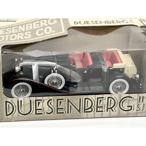 581 - A large Limited Edition Greenlight Duesenberg II SJ model car in box. 1:18 scale. 35x18.5x15cm