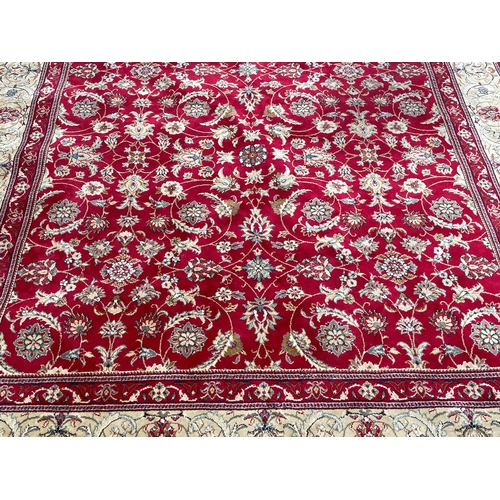 1159 - A large good quality Middle Eastern rug. 176x282cm (4)