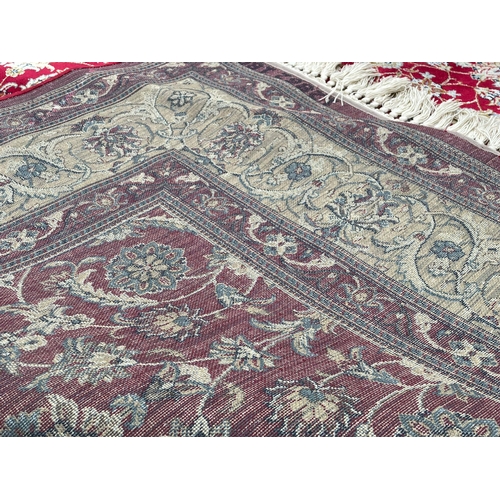 1159 - A large good quality Middle Eastern rug. 176x282cm (4)