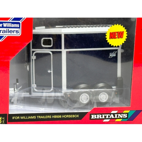 606 - An unused Britains Ifor Williams Trailers HB506 Horsebox in box. 20x11x14cm