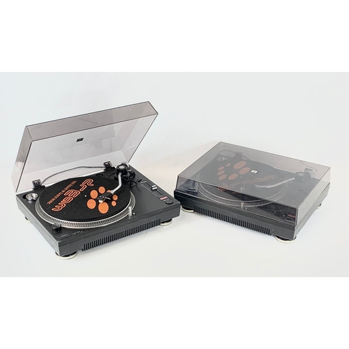 614 - A pair of vintage Kam DDX 580 turntable record players. 44.5 x 34.5 x 14.5cm