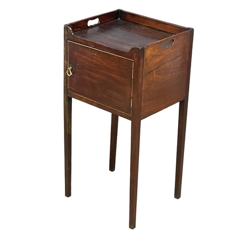 1019 - A George III mahogany gallery back side table/ pot cupboard. Circa 1800. 40x35.5x81.5cm (3)