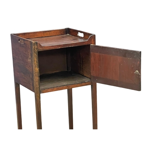 1019 - A George III mahogany gallery back side table/ pot cupboard. Circa 1800. 40x35.5x81.5cm (3)