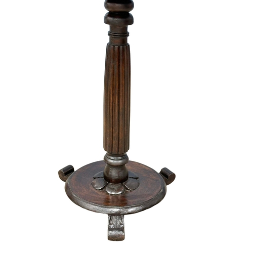 1071 - A 19th century mahogany pedestal table. 57x76.5cm (4)