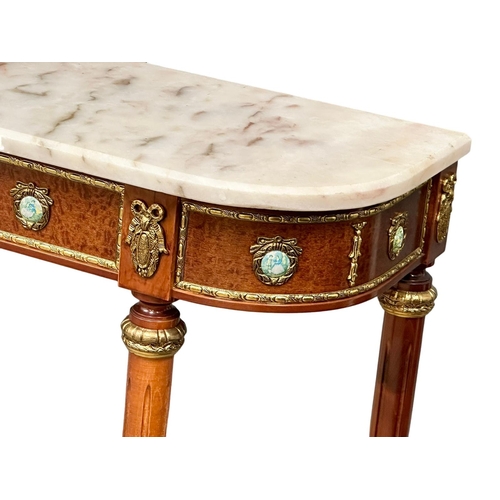 1100 - A Louis XV style simulated ambryna console table with brass ormolu mounts and marble top. 96x31x77cm... 