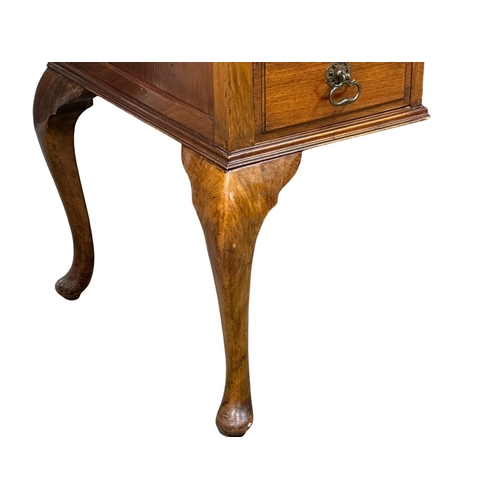 1114 - A good quality 1930’s walnut dressing table. 120x54x156.5cm (6)