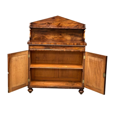 1155 - A good quality George IV flamed mahogany chiffonier with drawer and 2 door cupboard. Circa 1820. 102... 