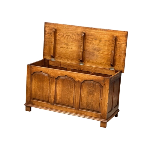 1177 - A good quality oak storage box/blanket box. 107x48x59cm (6)