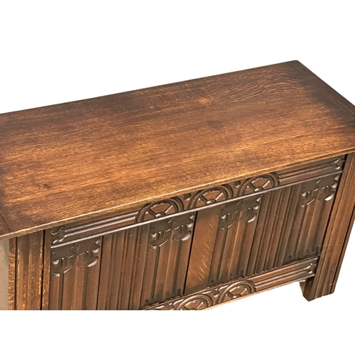 1192 - A vintage oak blanket box/ storage box. 98x40x51cm (5)