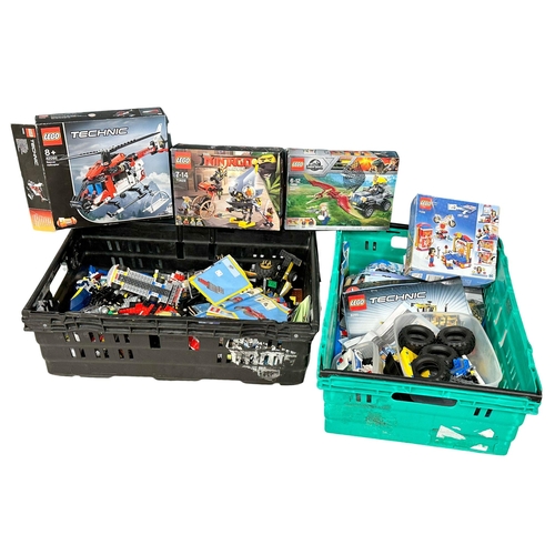 615 - A large collection of LEGO. LEGO Jurassic World, LEGO DC Wonder Woman, LEGO Ninjago, LEGO Technic He... 