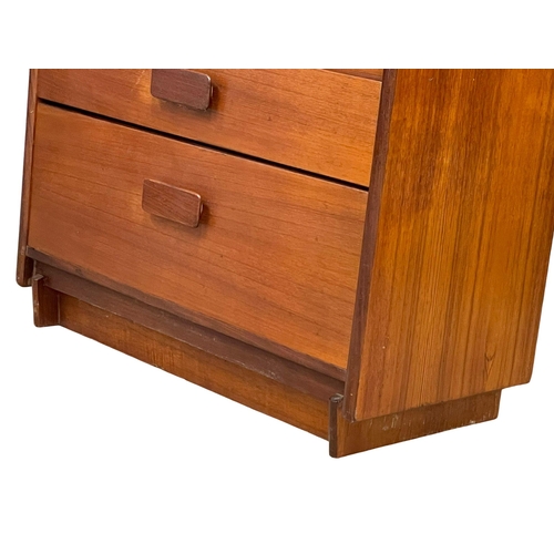 836 - A Mid Century teak chest of drawers by White & Newton. 1960’s. 81.5x42.5x102cm (2)