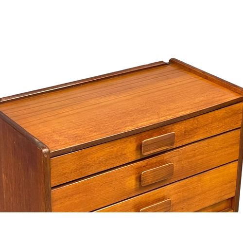 836 - A Mid Century teak chest of drawers by White & Newton. 1960’s. 81.5x42.5x102cm (2)