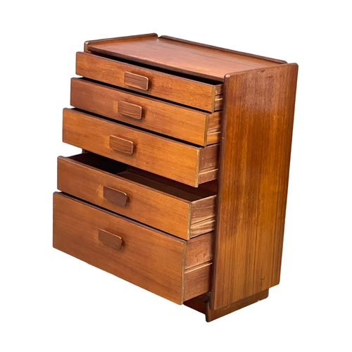 836 - A Mid Century teak chest of drawers by White & Newton. 1960’s. 81.5x42.5x102cm (2)