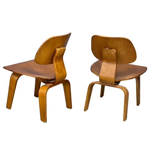 847 - 4 Charles Eames style “DCW” chairs. (2)